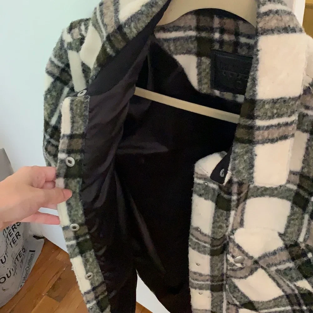 BLANKNYC Flannel Shacket - Size XS - Picture 3 of 4